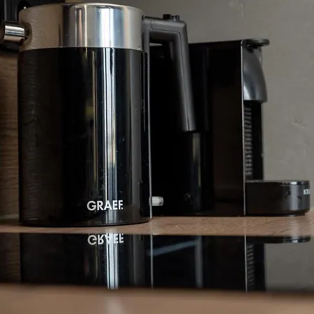 Apartment Stylish With Parking By Renters Breslau