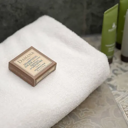 Stylish With Parking By Renters