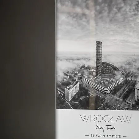 Stylish With Parking By Renters Apartment *