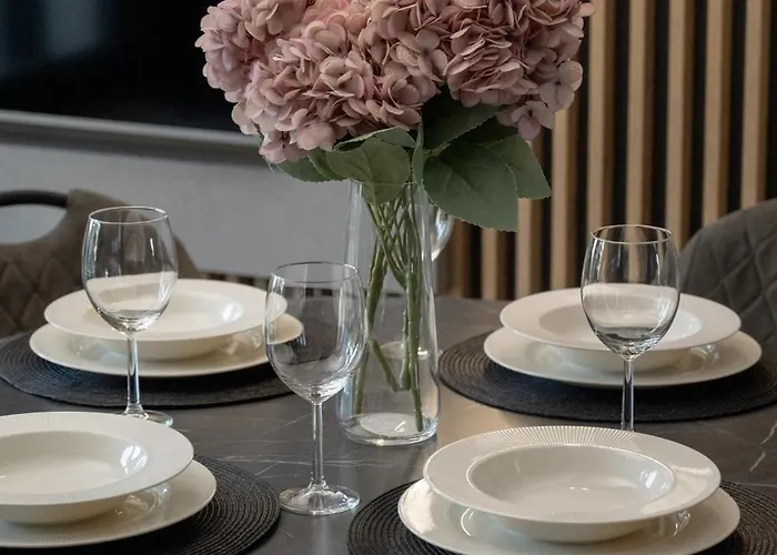 Stylish With Parking By Renters * Breslavia