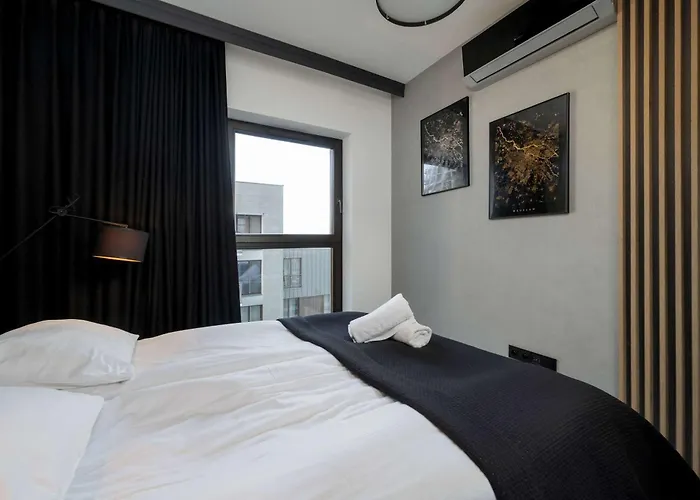 Stylish With Parking By Renters *