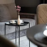 Stylish With Parking By Renters *