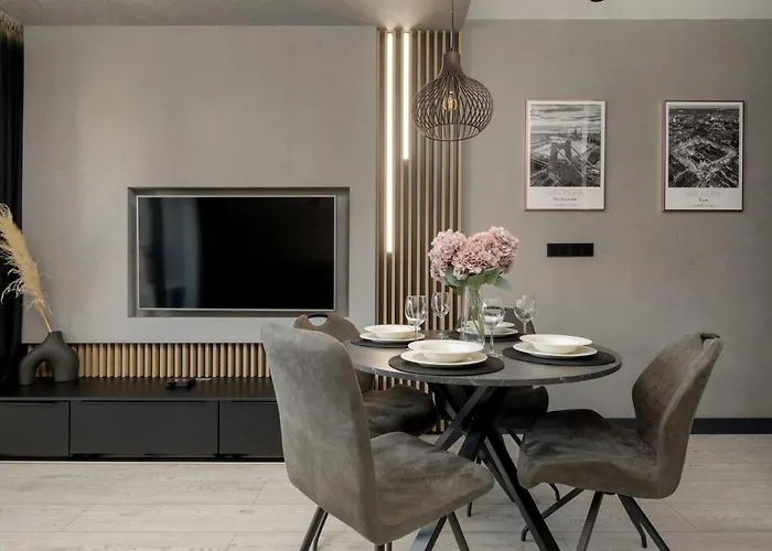 Stylish With Parking By Renters Lejlighed