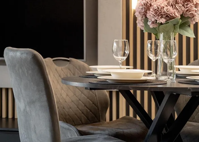 Stylish With Parking By Renters Wrocław